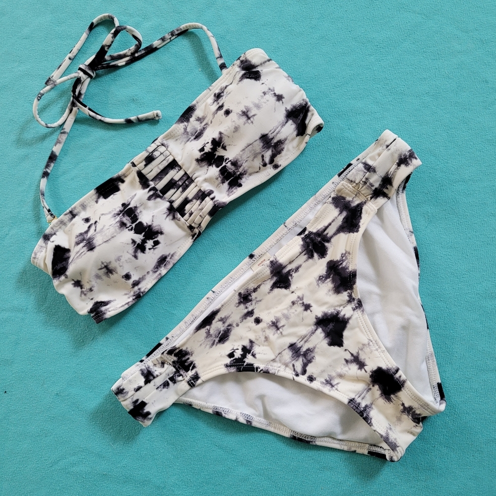 Women’s Arizona bathing suit‎